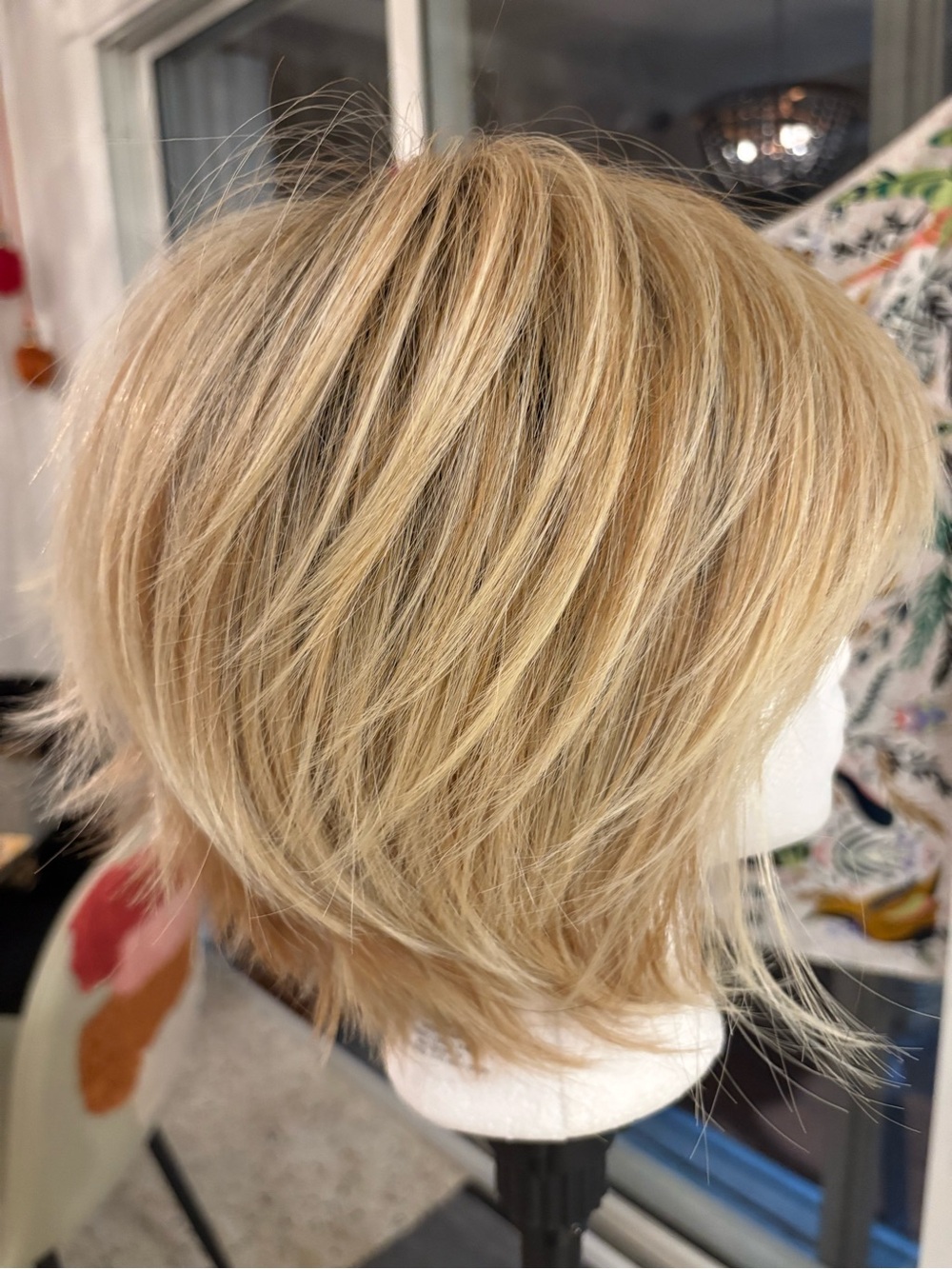 TONI BRATTIN FASHION FLAIR Short Shag Heat Friendly Synthetic Wig! Blonde Rooted - Picture 5 of 12